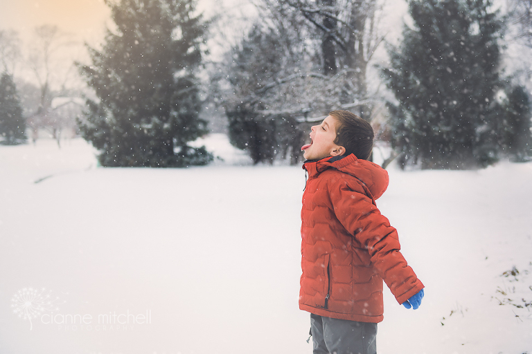 Snow child photo session