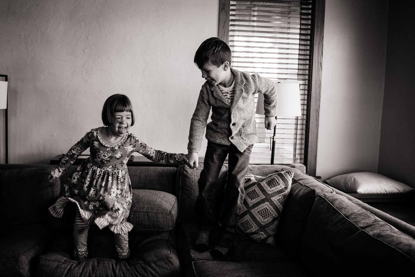 kids-jumping-on-couch-photography