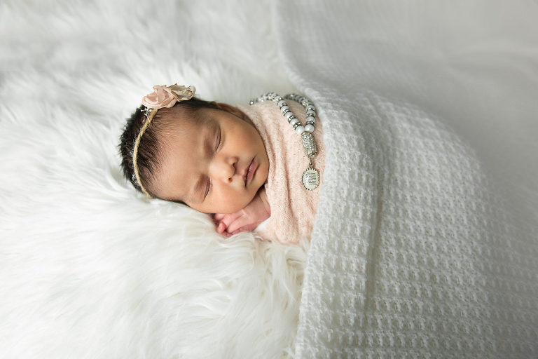 Newborn photos by baby photographer Cianne Mitchell Photography